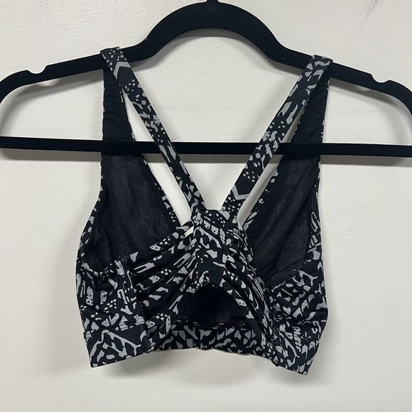 Victoria Sport Racerback Bra Womens Size XS Black Geometric Aztec Mesh Lined - Picture 2 of 9